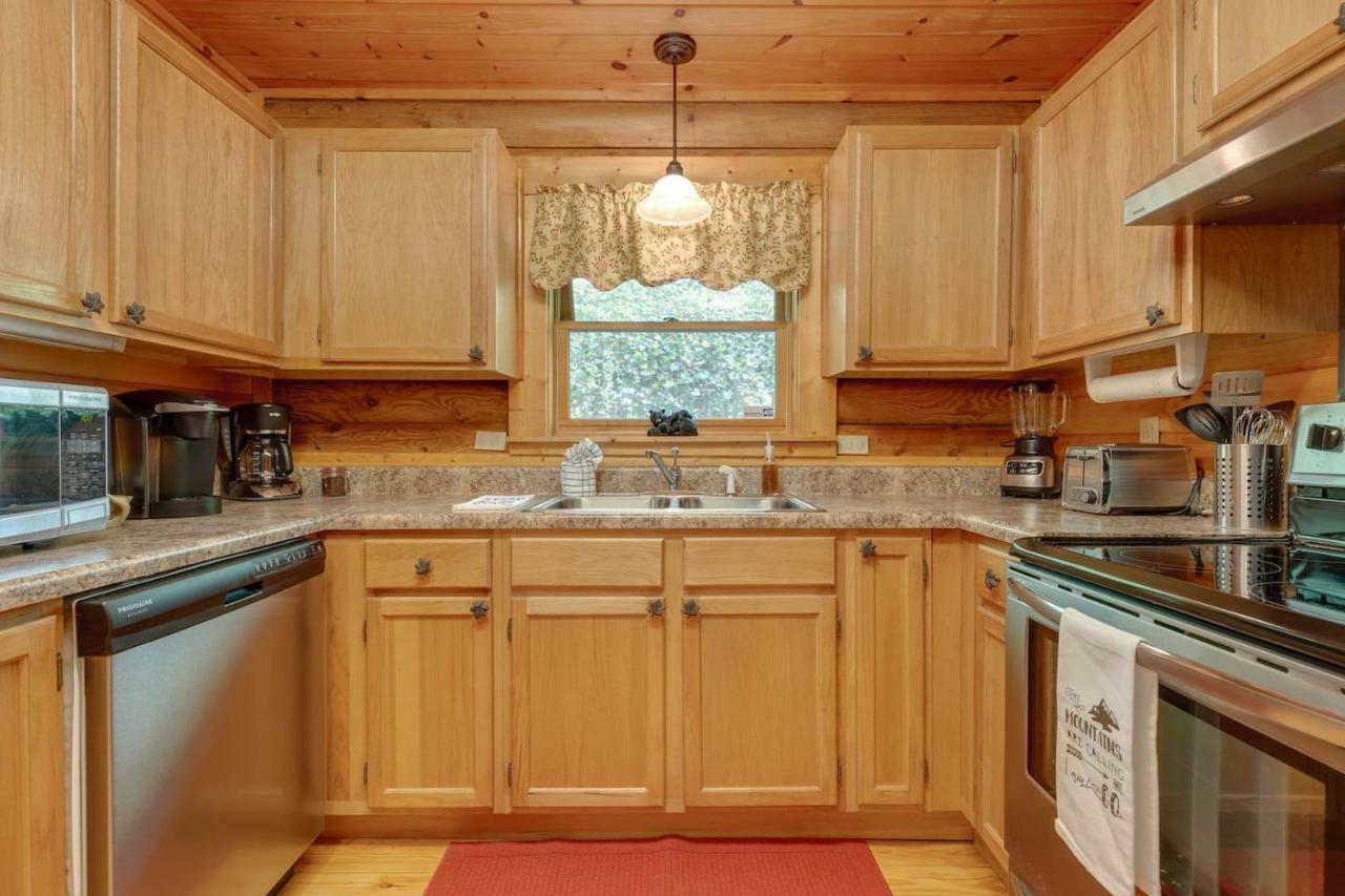 Log Cabin! 1Mile From The Action! Private Lane! Hot Tub! Pool Table! Villa Pigeon Forge Exterior photo
